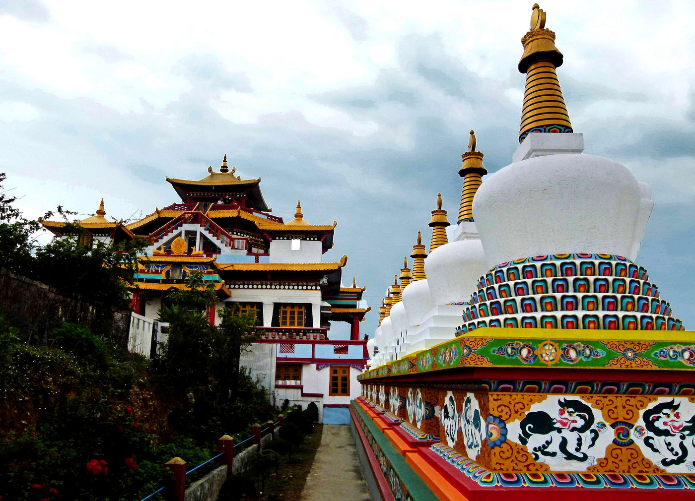 Бутан индия. Калимпонг Индия. Сикким Индия. Непал, сикким, бутан. Дурпин гомпу Калимпонг.